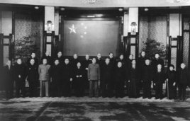 中华人民共和国宪法起草委员会举行第一次会议。.jpg